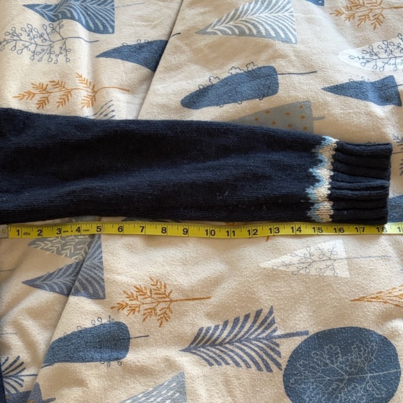 L.L. Bean Navy Fair Isle Crewneck Sweater - Picture 4 of 6